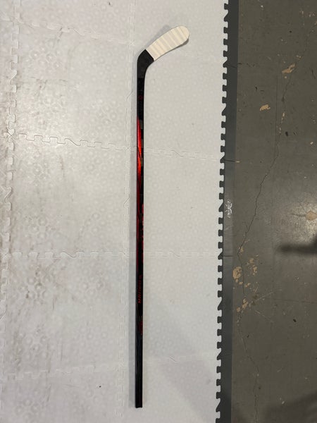 Senior Bauer Proto-R Right Handed Hockey Stick P28 77 Flex Pro Stock (Used)
