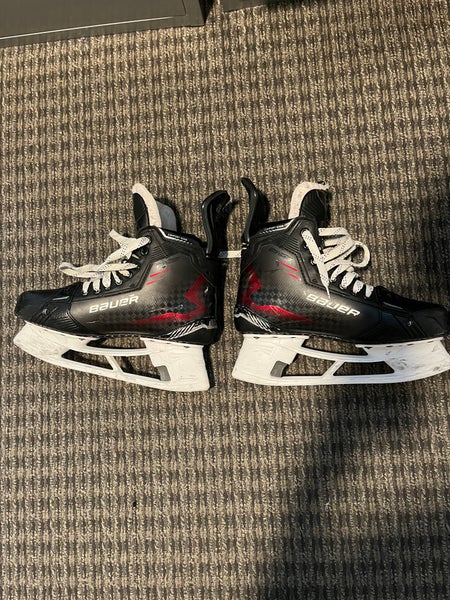 2024 Bauer Supreme Shadow Hockey Skates Regular Width Pro Stock 8.5 (Used)