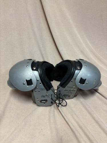 XS Youth Rawlings Venti Light Shoulder Pads (Used)