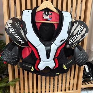 Large Intermediate Bauer Vapor Hyperlite Shoulder Pads (Used)