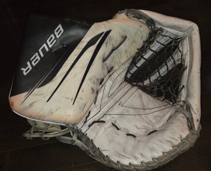 Bauer Vapor Hyperlite 2 Goalie Glove