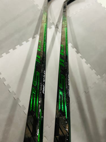 Senior Bauer Pulse Right Handed Hockey Stick P92 70 Flex Pro Stock (New) 2-Pack