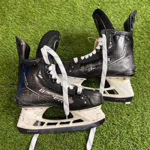 Bauer Vapor Hyperlite Hockey Skates | Intermediate 5.5 (Used)