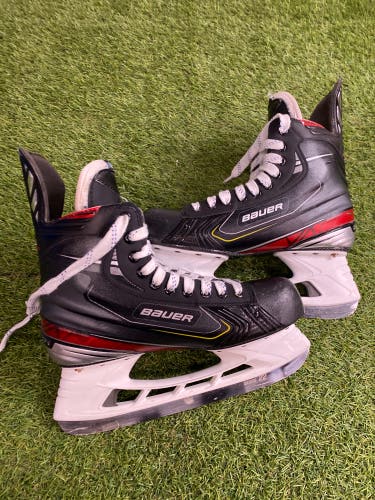 Senior Bauer Vapor 2X Pro Hockey Skates Pro Stock 9 (Used)
