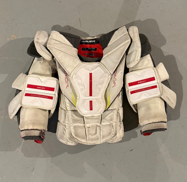 Small Bauer Vapor Hyperlite 2 Goalie Chest Protector (Used)
