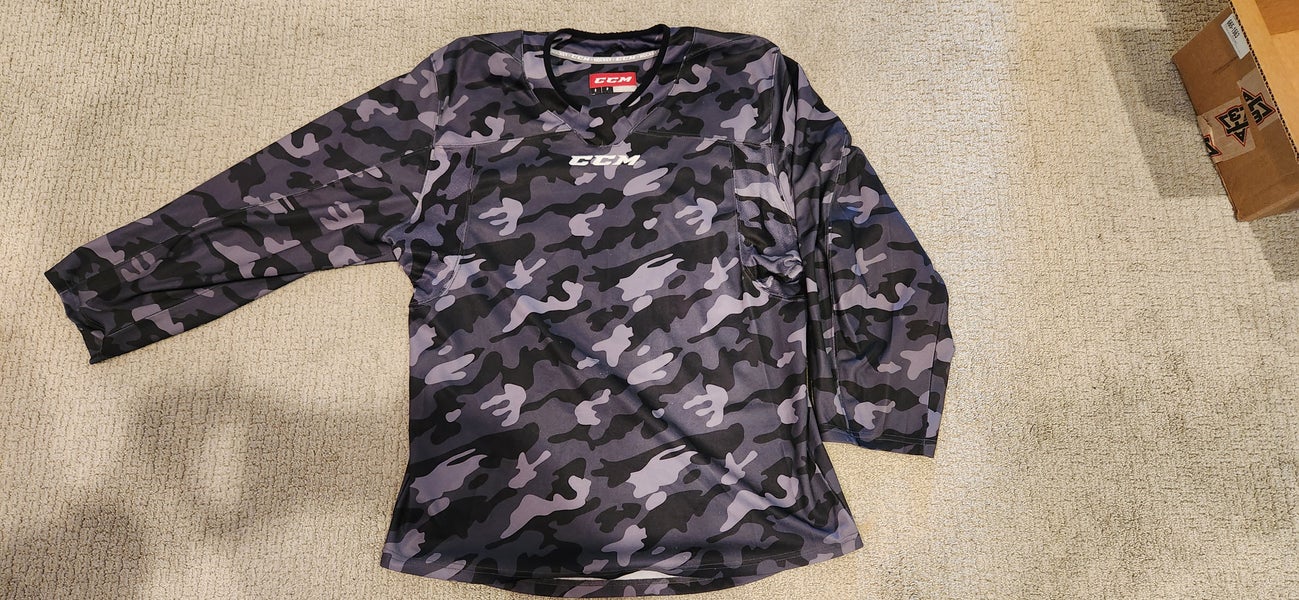 Small Men's CCM Jersey (Used)