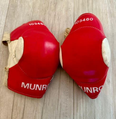 Munro Hockey Player Elbow Pads