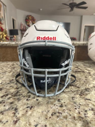 Youth Medium Riddell SpeedFlex Helmet (Used)