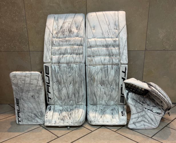 34" +2 2023 True Catalyst 9X3 Regular Goalie Full Set (Used) ( All White) (SR)