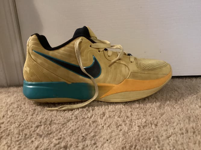 Men's Size M 8.5 (W 9.5) Nike Shoes (Used)