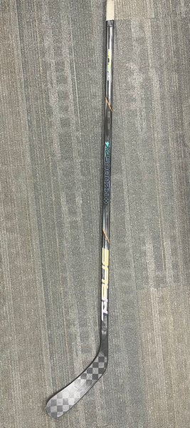 Youth True HZRDUS 9X4 Right Handed Hockey Stick T92.5 30 Flex (Used)