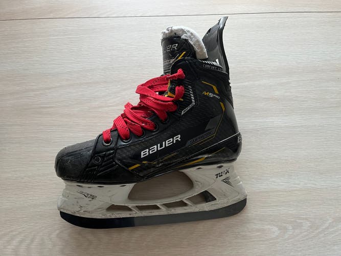 2022 Bauer Supreme M5 Pro Hockey Skates Regular Width Size 3 (Used)
