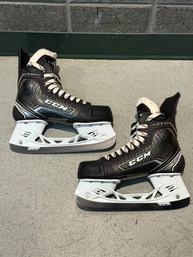 Intermediate CCM JetSpeed FT365 Hockey Skates Regular Width Size 4 (Used)