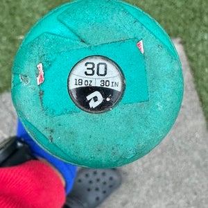 DeMarini Vendetta Composite Bat (-12) 18 oz 30" (Used)