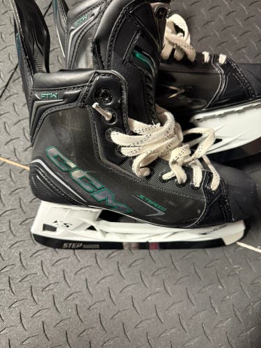2025 CCM JetSpeed Hockey Skates Regular Width 7 (Used)