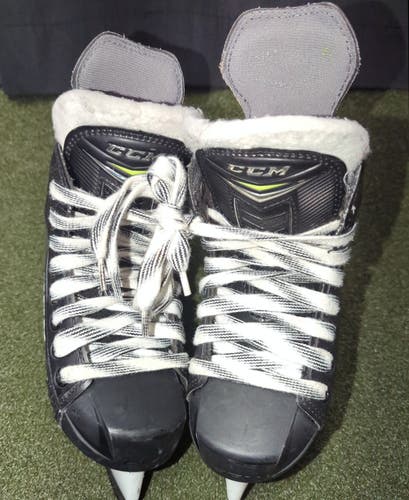 CCM Ribcor 70K Hockey Skates Regular Width 12 (Used)(2220)