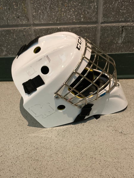 White Junior CCM Axis 1.5 Goalie Mask (Used)