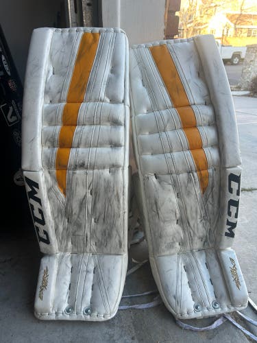 35" CCM Extreme Flex III Pro Goalie Leg Pads (Used)