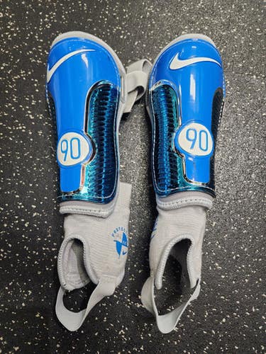 Used Nike T90 Soccer Shin Guards Adult Royal Blue MD 11849-S000033338