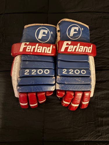 Ferland vintage hockey Gloves 15" (Used)