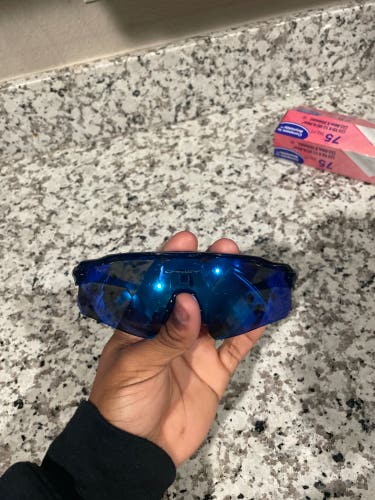 Unisex One Size Fits All Oakley Radar EV Sunglasse (Used)
