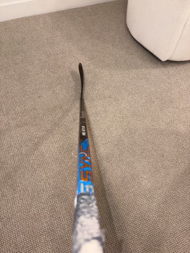 Intermediate Bauer Nexus Sync Right Handed Hockey Stick P92 50 Flex (Used)