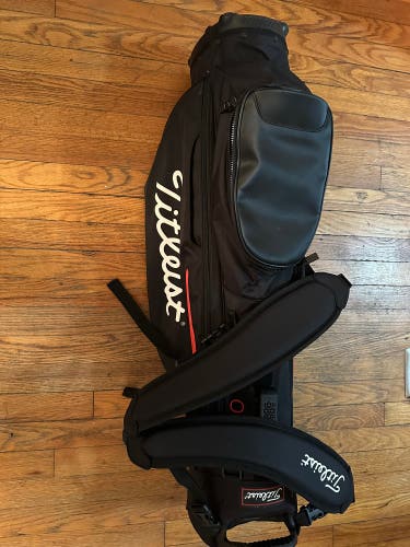 Men's Titleist Players 4 StaDry Bag (Used)