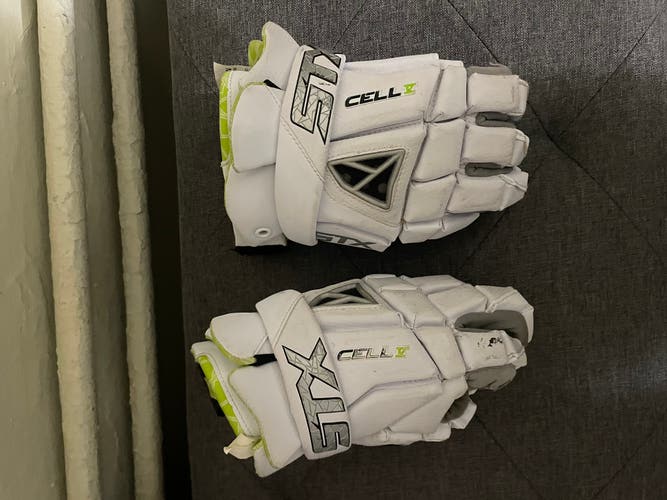 STX Cell V Lacrosse Gloves Medium (Used)