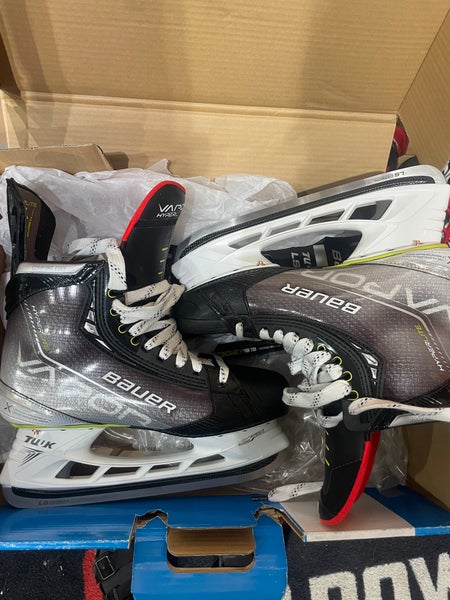 2021 Bauer Vapor Hyperlite Hockey Skates Wide Width 10 (New)