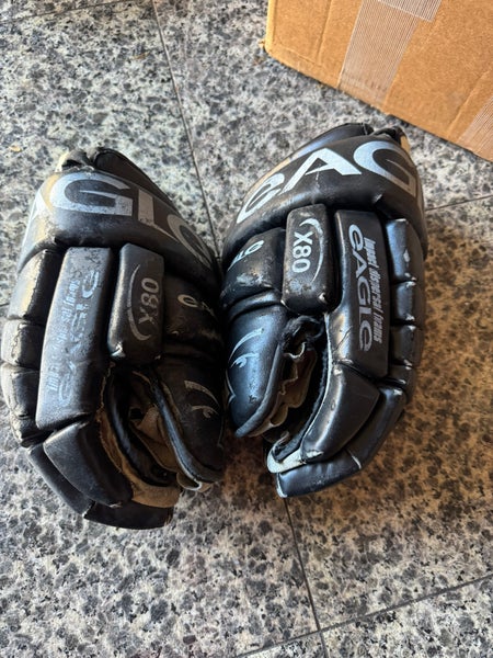 EAGLE X80 ICE HOCKEY MITTENS BLACK GLOVES MADE IN CANADA FAIR IMPACT DISPERSAL