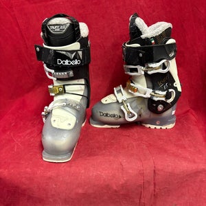 Ski boots: Mondo 23 & 23.5 Women's Dalbello Ski Boots (Used)