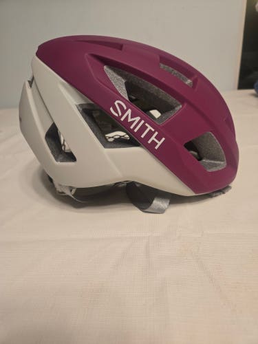 Smith MIPS Portal Bike Helmet Womens size Medium, colored Magenta and light Gray
