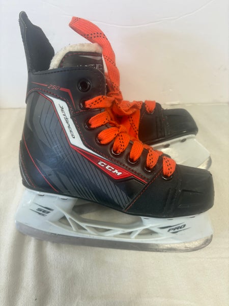 CCM Hockey Skates Regular Width Size 1 (Used)