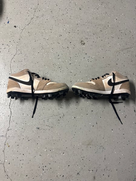 Men's Size M 11.0 (W 12.0) Adult Air Jordan Cleats (Used)