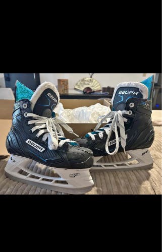 Bauer XLP Hockey Skates with Bauer Orthotics Regular Width Size 3 (Used)
