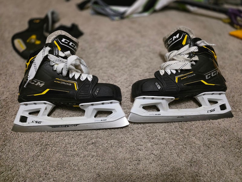 CCM Super Tacks 9380 Hockey Goalie Skates Regular Width 7 (Used)