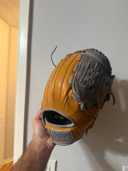 44 Pro Signature Series RH Infield Baseball Glove 11.5" (Used)