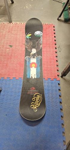 Unisex Never Summer Heritage Snowboard All Mountain Stiff Flex Directional Twin 158 cm