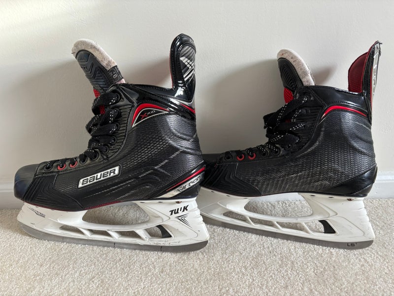 2017 Bauer Vapor X700 Hockey Skates Extra Wide Width 9.5 (Used)