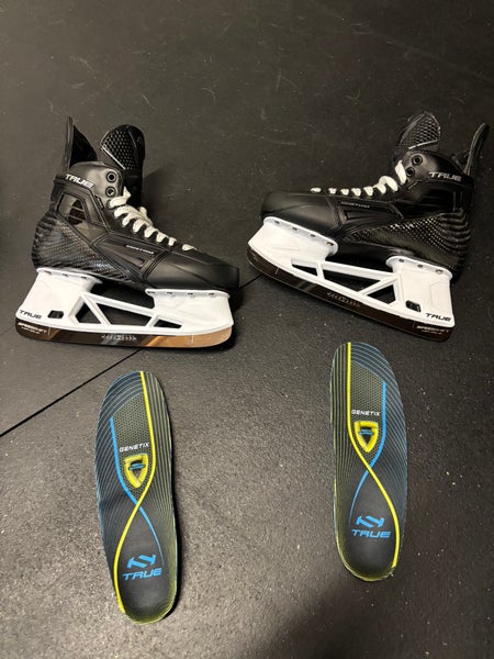 2025 True SVH Pro Hockey Skates Regular Width Pro Stock 8.5 (New)