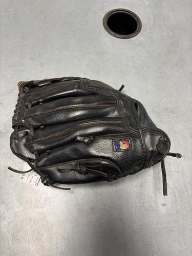 Used Wilson QUICKFIT BB/SB Glove RH Throw Black 11" 11307-S000261237