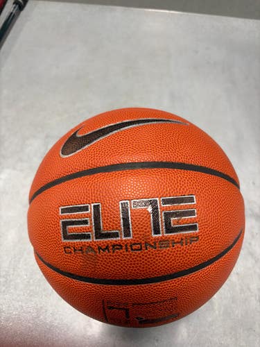Used Nike Basketball Adult Outdoor 11307-S000261227