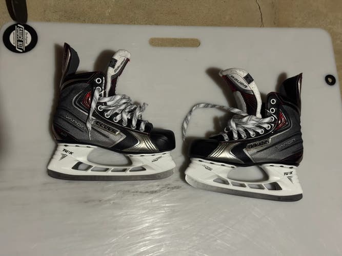 Bauer Vapor X60 Hockey Skates Regular Width Size 5 (Used)