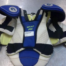 Used Graf 500 Junior Shoulder Pads LG 11339-S000197173