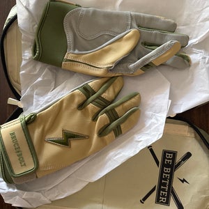 Youth Medium Bruce Bolt Batting Gloves (New)