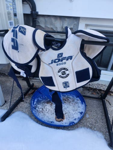Men's Small Senior Jofa 8500 Shoulder Pads (Used)