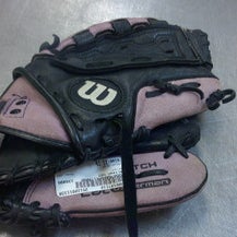 Used Wilson CAT RH Throw Fastpitch Gloves Pink 11" 11339-S000197110