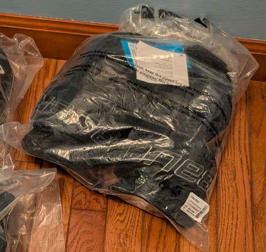 Bauer Supreme Mach Gloves 15" (New) Free Shipping