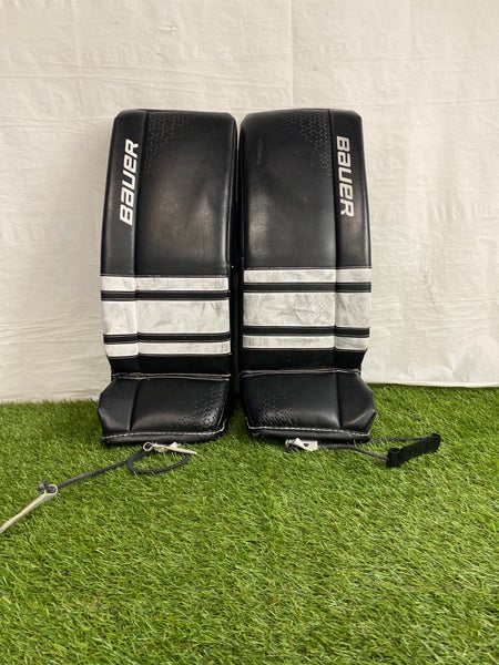 Black Small 26+ Junior Bauer GSX Goalie Leg Pads (Used)