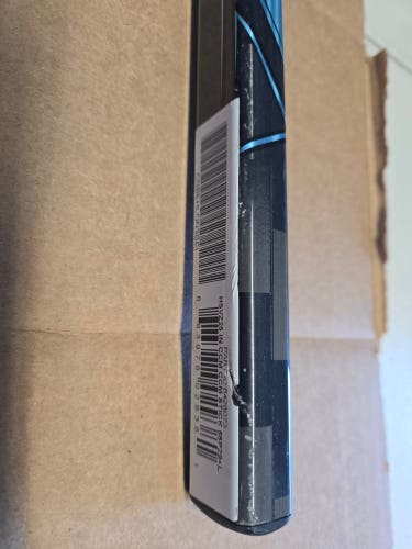 Unreleased Intermediate CCM Vizion2 Left Hand Hockey Stick P29 65 Flex (New)